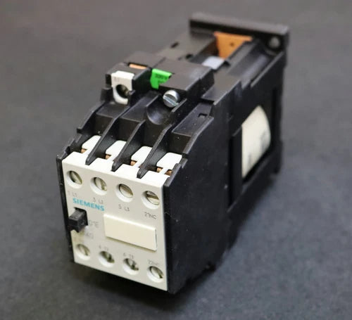 Siemens Power Contactor 3TB4001-0BM4 US = 220VDC 4kW 400/380VAC - Unused