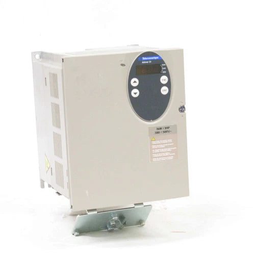 Telemecanique Schneider ATV31HU30N4 3,0kW -二手-
