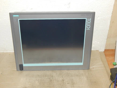 SIEMENS SIMATIC PANEL PC 677 6AV7804-0BC21-1AA0 // 6AV7 804-0BC21-1AA0 USED
