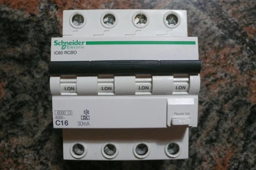 DISJONCTEUR DIFERENTIEL 4POLE 16A 30mA A, A9D67416 SCHNEIDER ELECTRIC 32AMPERE