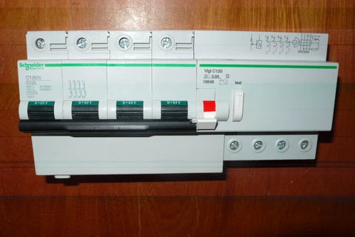 DISJONCTEUR DIFFERENTIEL 125A 300mA AC SELECTIF SCHNEIDER ELECTRIC 125AMPERE 4P.