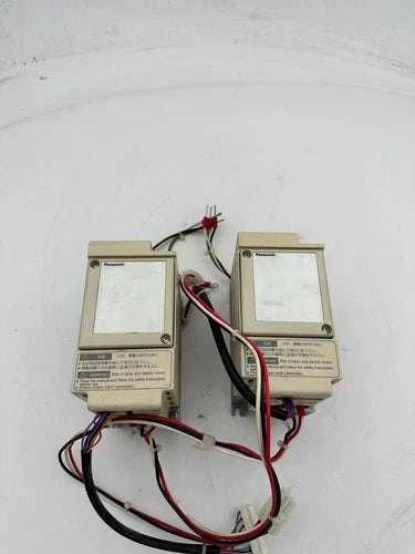2pc x  PANASONIC M1S022ANA 200W 200-240V 50/60Hz