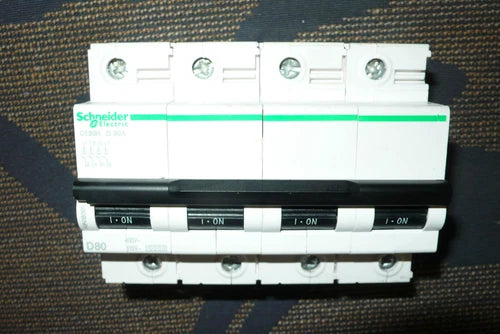 DISJONCTEUR 80A 4POLES A9N18391 SCHNEIDER ELECTRIC 80AMPERES 6MODULE 10KA TETRA.
