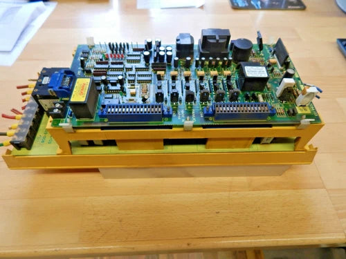 Fanuc A06B-6058-H011 Servo Amplifier Fanuc A20B-1003-0090/T094/03 Control Board