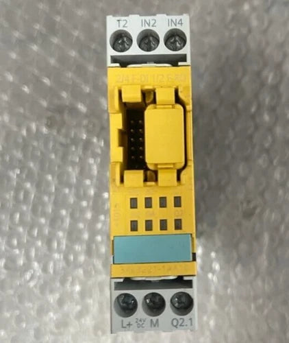 SIEMENS, 3RK3221-1AA10, SIRIUS, extension module 3RK32 for modular safety system