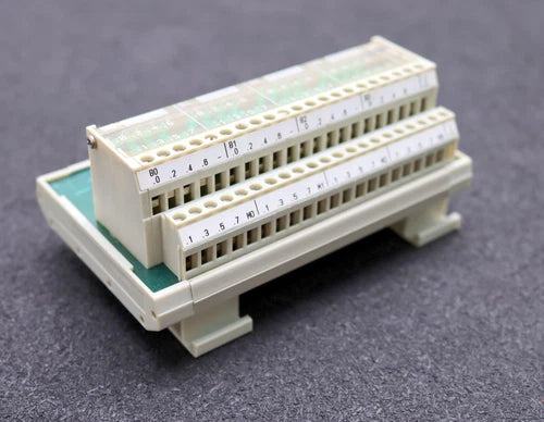 SIEMENS SINUMERIK Klemmleistenumsetzer 6FC9302-2BD-01 auf PHOENIX CONTACT UMK