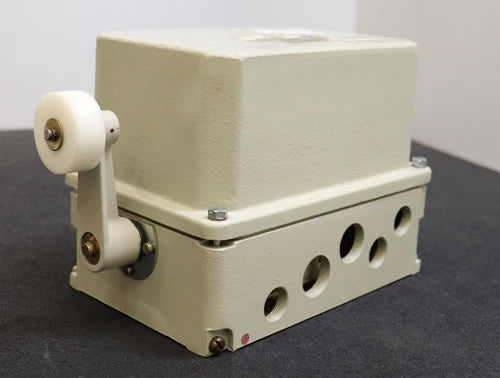 Siemens lever limit switch limit switch 3LR1137-4DF52 40A 4-pole 2 auxiliary contacts