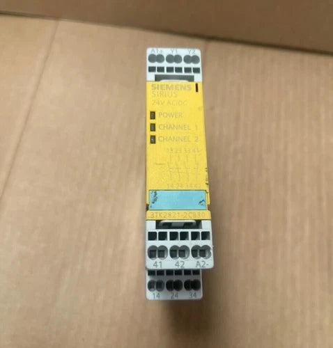 SIEMENS SIRIUS - 3TK2821-2CB30 - Safety Relay