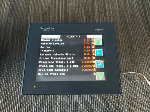 XBTGT2330 Magelis 5.7英寸彩色触摸屏TFT Telemecanique Schneider 状况良好