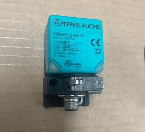 2x PCs Pepperl + Fuchs NBN40-L2-A2-V1 / 120992 Inductive Sensor