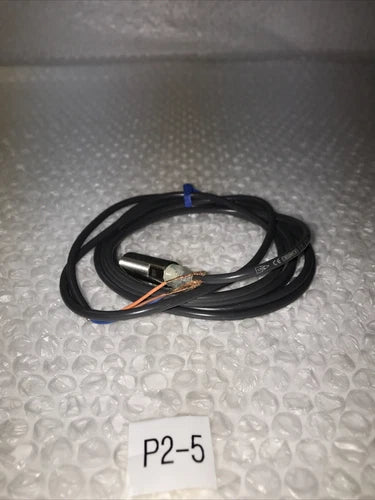 **NEW OMRON E2E-X3D1S 27Y13M 12-24VDC #