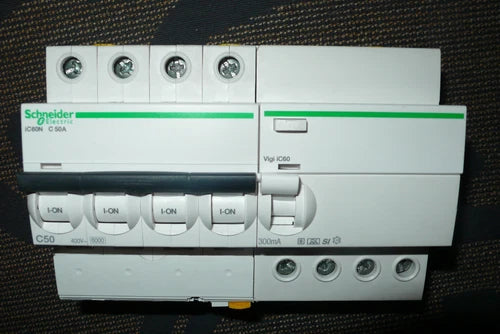 DISJONCTEUR A9F77450 DIFFERENTIEL A9V35463 TETRA 50A 300mA SELECTIF SI SCHNEIDER