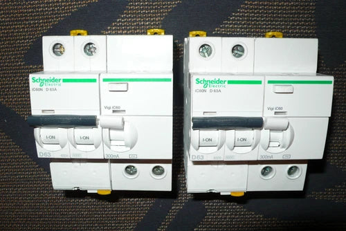 DISJONCTEUR A9F75263 DIFFERENTIEL A9V44263 SCHNEIDER ELECTRIC 63A 300mA D, 2POLE