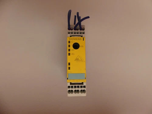 2x SIEMENS 3RK1205-0BG00-0AA2