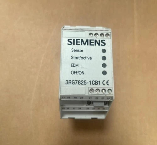 Siemens - 3RG7825-1CB1 - Siguard Safety Light Curtain Evaluation Controller