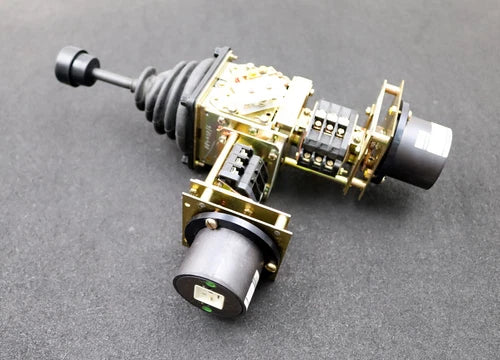 SIEMENS Double Master Switch 3SJ7222-6TT07-Z- 2x 125/220/380VAC 2x 10/10/6A