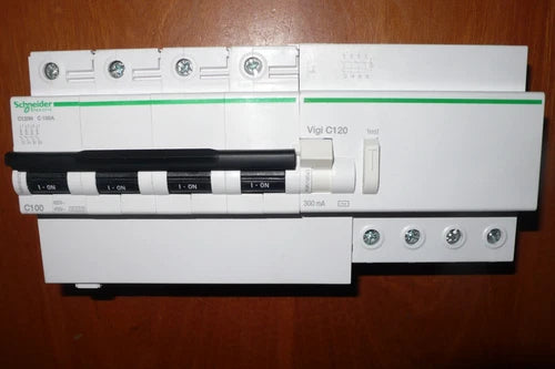 DISJONCTEUR A9N18375 DIFFERENTIEL A9N18543 SCHNEIDER ELECTRIC 100A 300mA C et AC