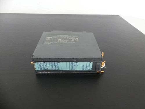 Siemens 6ES7 322-1HF10-0AA0 slightly damaged see pictures