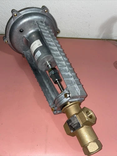 C124138 Siemens 277-03200 599 Series 3-Way Mixing Control Valve 1/2" FNPT Cv 2.5