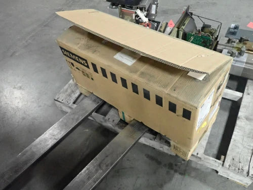 NEW IN BOX - SIEMENS 1FK7105-5AF71-1AH2 MOTOR