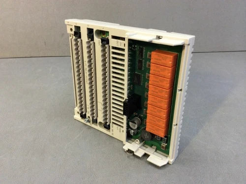 170ADM39030 - SCHNEIDER ELECTRIC Base 10 E TOR/ 8 S REFURBISHED