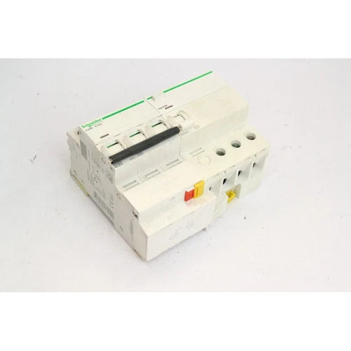 Schneider IC60N A9F75332 + VIGI IC60 A9Q14340 diff circuit breaker 3P 32A D (B910)