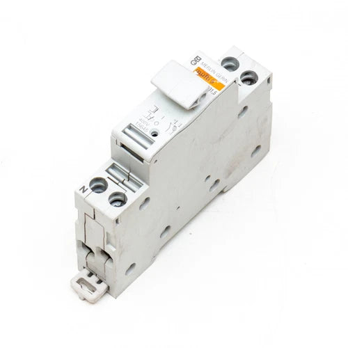 施耐德电气 Multi 9 (15645)，N 型熔断器隔离开关，库存二手...