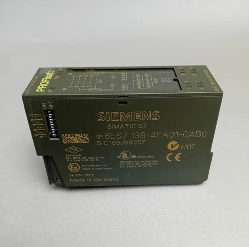 Siemens 6ES7 138-4FA01-0AB0 mit Bruchstelle #1