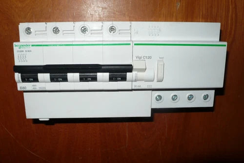 DISJONCTEUR A9N18353 DIFFERENTIEL A9N18542 SCHNEIDER ELECTRIC 80A 30mA AC, 4POLE