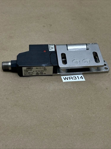 * Pre-Owned* Banner SI-HG63FQDR Safety Interlock Switch 77430 Excellent Cond.