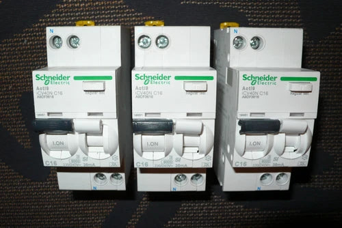 DISJONCTEUR DIFERENTIEL A9DF3616 SCHNEIDER ELECTRIC 16A 30mA A, SI, 16AMPERES