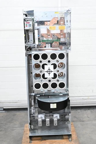 Siemens Simovert Inverter 6SE7033-2TG60-Z ( 6SE7 033-2TG60-Z ) Z=G91 E.C