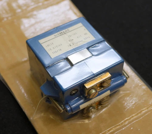 SIEMENS Aufschiebe-Stromwandler AET 0,5-M 4NC11 KN=150/1A  78/101 (0,6/3) kV 5VA