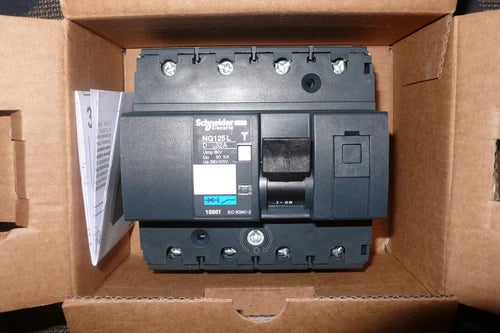 18861 Schneider Electric NG125L DISJONCTEUR 4POLES 32A COURBE D 32AMPERES PC50KA