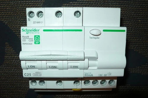 DISJONCTEUR DIFFERENTIEL TETRA 25A 30mA TYPE A et SI SCHNEIDER ELECTRIC A9PDCS25