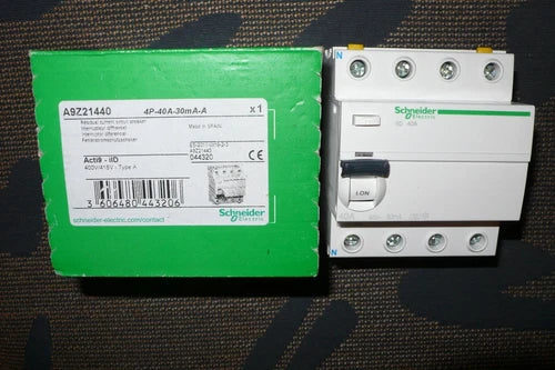 INTERRUPTEUR DIFFERENTIEL TETRA. 40A 30mA TYPE A, SCHNEIDER ELECTRIC TRIPHASE +N