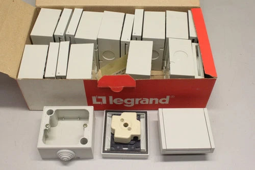 10x LEGRAND 55705 3P+N 20A - 380V Stecker plexo 10 Steckdose 55705 OVP