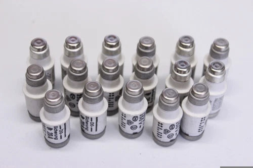 17x SIEMENS / NEOZED 10032872 RR 20A 380V~250V- Sicherungseinsatz