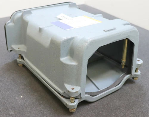 SIEMENS Single Grommet 8HE8261 Cast Iron Housing 2-Piece 401-4354.0