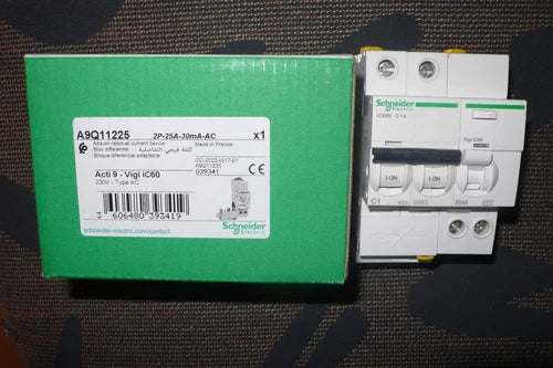 DISJONCTEUR A9F74201 DIFFERENTIEL A9Q11225 SCHNEIDER ELECTRIC C1A 30mA AC 2POLES