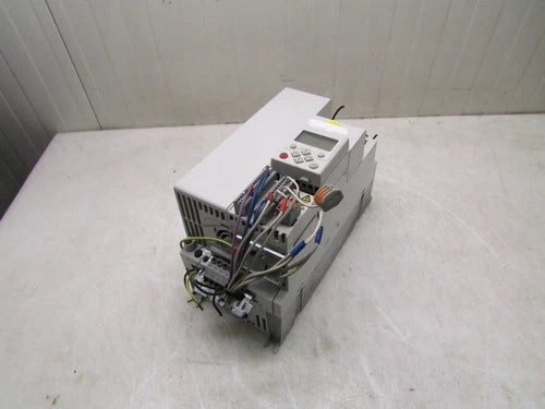 Inversor Lenze E84AVHCE5524SX0 8400 HighLine C 5,5kW EZAEBK1001