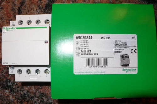 CONTACTEUR TETRAPOLAIRE 40A SCHNEIDER ELECTRIC A9C20844 MERLIN GERIN, 4 CONT. NO