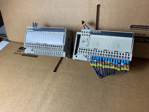 2 x Telemecanique Schneider ABE7H16R21 Interface Entr¨¦es Sorties Logiques