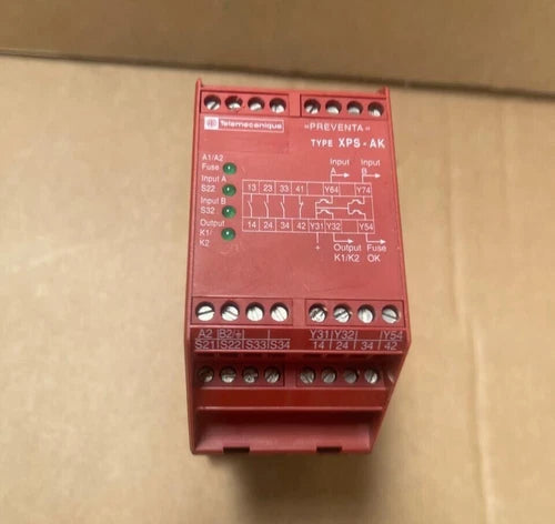 Schneider Electric - XPSAK311144 - Emergency Stop Safety Relay Module, 24V AC/D