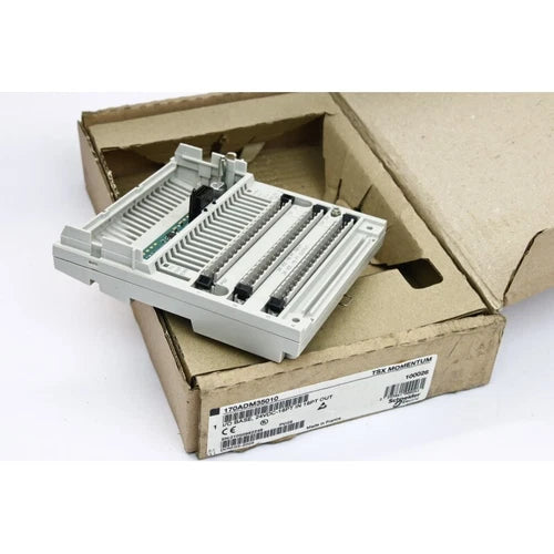 Schneider Electric 170ADM35010 I/O BASE, 24VDC-16PT IN 16PT OUT Open box (B297)