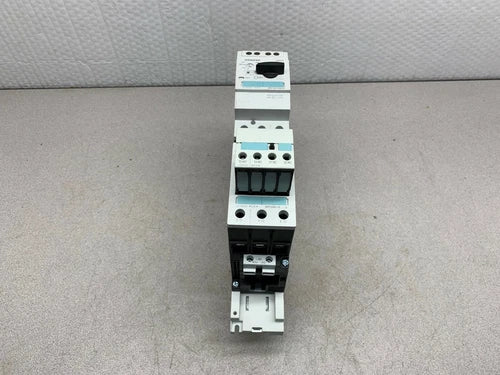 NEW TAKEOUT SIEMENS 3RV1031-4GA10 STARTER COMBINATION 3RA1130-4GB36-0BB4