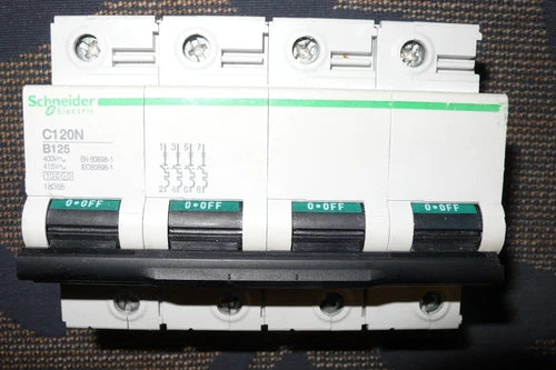 DISJONCTEUR TETRAPOLAIRE 125A COURBE B, 18355 SCHNEIDER ELECTRIC 125AMPERE 4POLE
