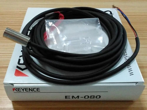 1PC Keyence EM-080P Proximity Sensor Switch EM080P New In Box