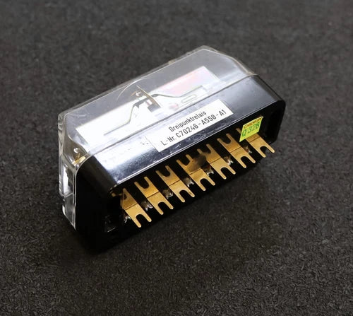Siemens Three Point Relay L-No. C70246-A558-A1 - Unused