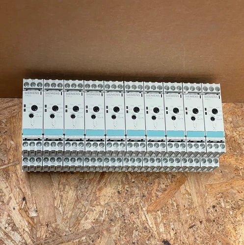 Siemens - 3RS1101-1CD40 - SIRIUS Temperature Monitoring Relay Ktype Thermocouple